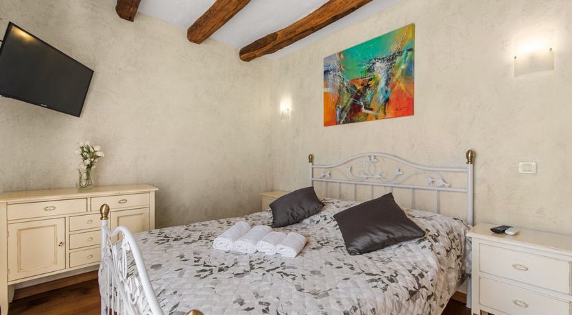 Photo of The Vine's Path