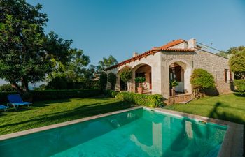 Stone Arches Villa