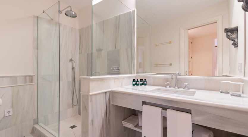 Photo of Alcázar of Light