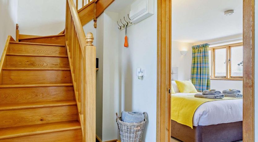 Photo of 2 Bed in Wyke