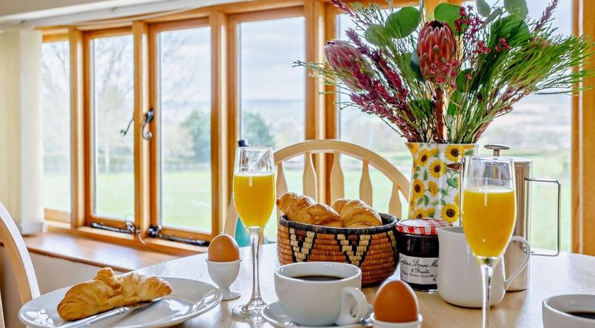 Photo of 2 Bed in Wyke