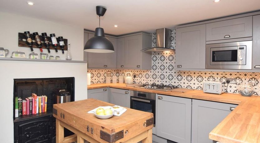 Photo of 4 Bed in Sway