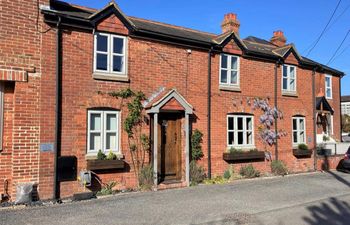 in Sway (64801) Holiday Cottage