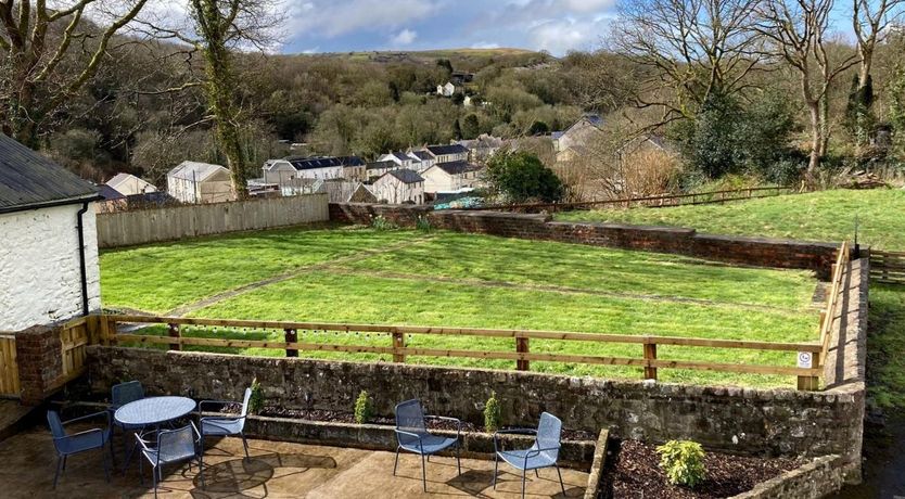 Photo of 3 Bed in Lower Cwmtwrch