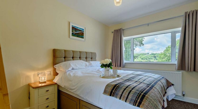 Photo of 3 Bed in Lower Cwmtwrch