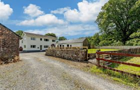 Photo of cottage-in-south-wales-7