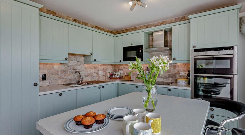 Photo of 3 Bed in Burnham-on-sea