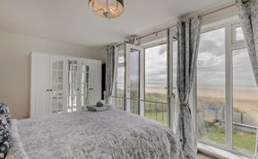 Photo of 3 Bed in Burnham-on-sea