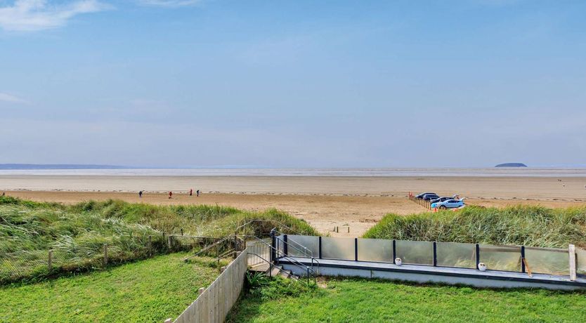 Photo of 3 Bed in Burnham-on-sea