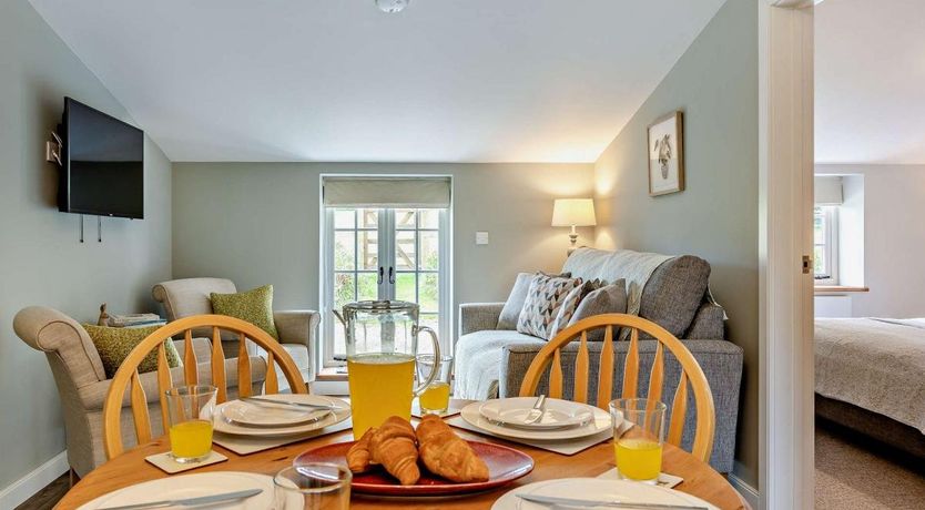 Photo of 2 Bed in Harracott