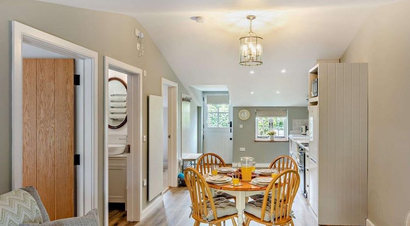 Photo of 2 Bed in Harracott