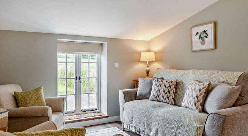 Photo of 2 Bed in Harracott