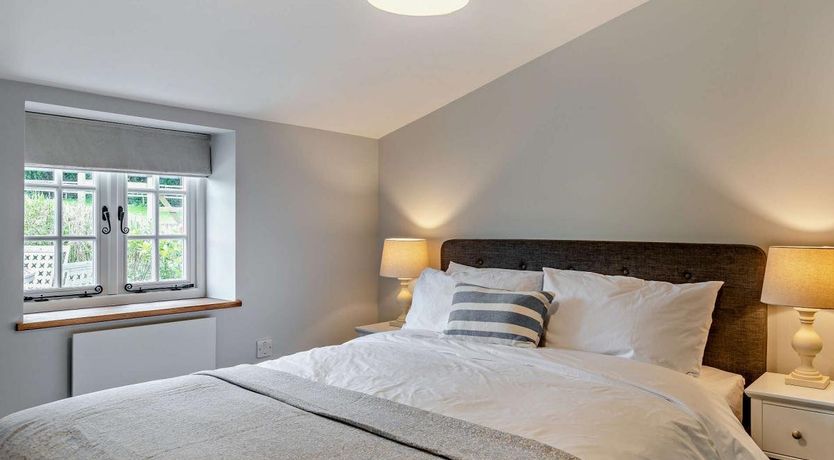 Photo of 2 Bed in Harracott