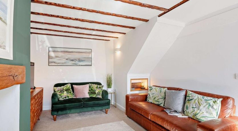 Photo of 3 Bed in Carreglefn