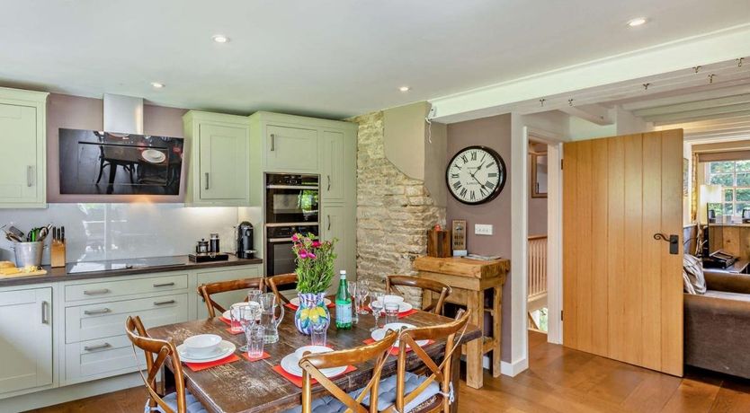 Photo of 4 Bed in Cleveley