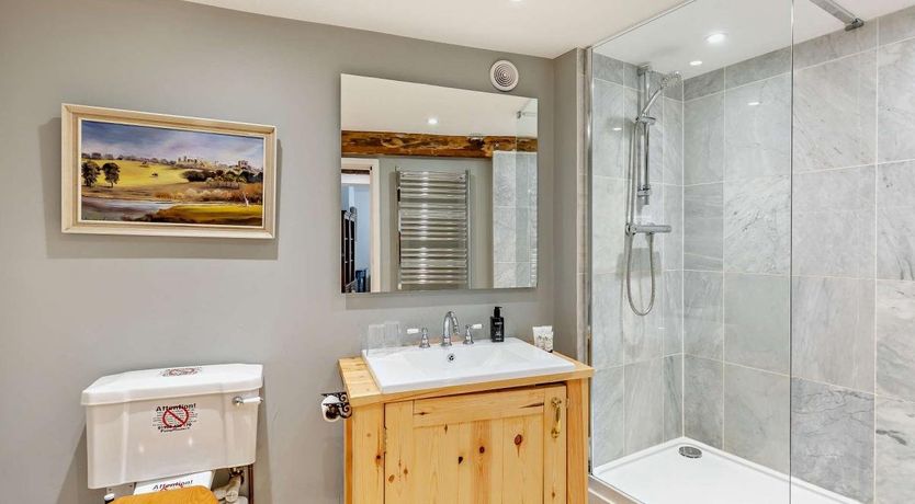 Photo of 4 Bed in Cleveley