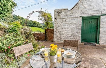 1 Bed in Crickhowell Holiday Cottage