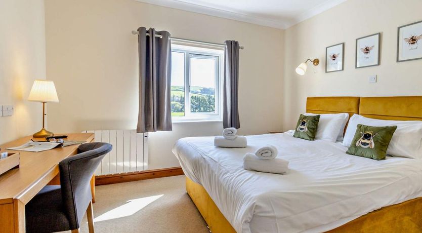 Photo of 11 Bed in Llandre