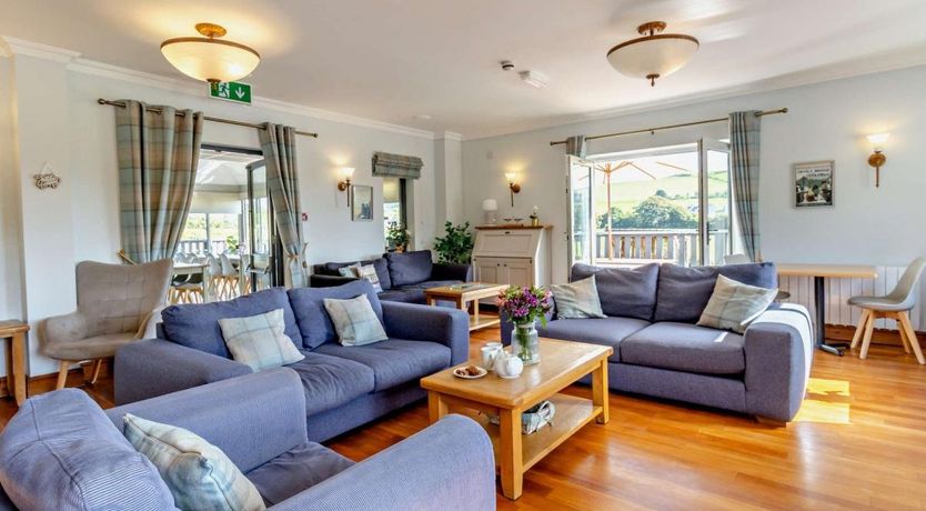 Photo of 11 Bed in Llandre