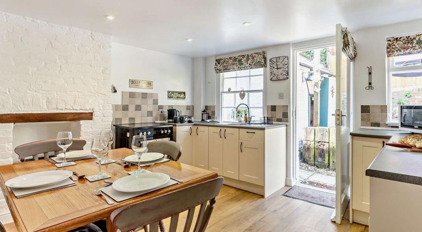 Photo of 2 Bed in St Leonards om Sea