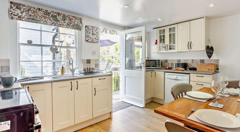 Photo of 2 Bed in St Leonards om Sea