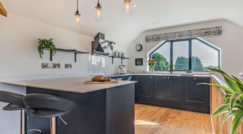 Photo of 1 Bed in North Boarhunt