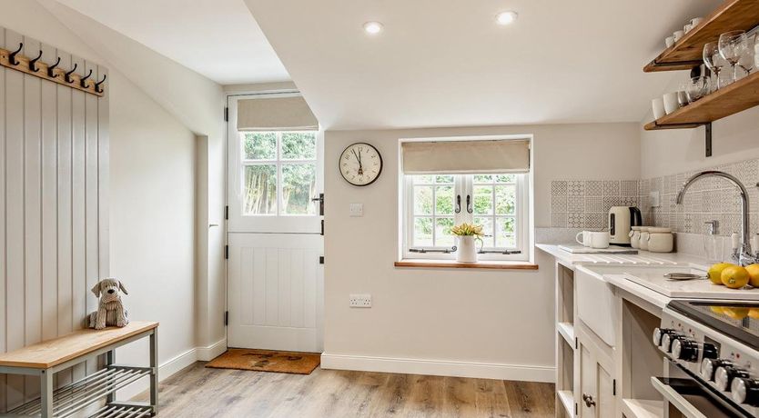 Photo of 2 Bed in Harracott