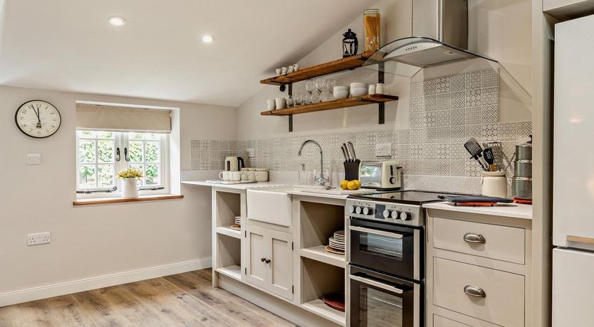 Photo of 2 Bed in Harracott