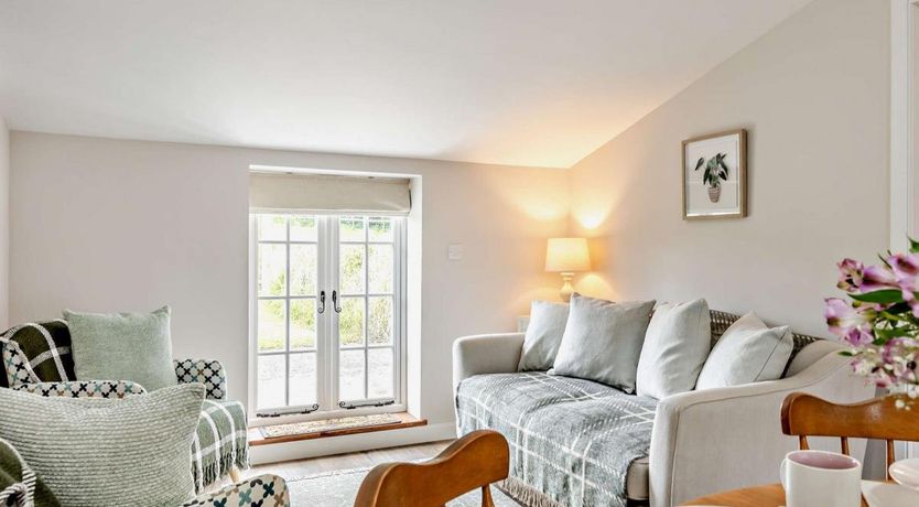 Photo of in Barnstaple 5mls N (93025)