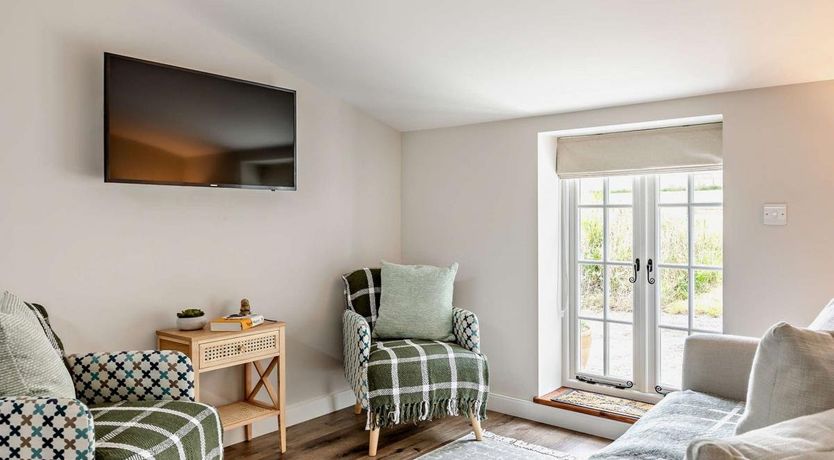 Photo of 2 Bed in Harracott