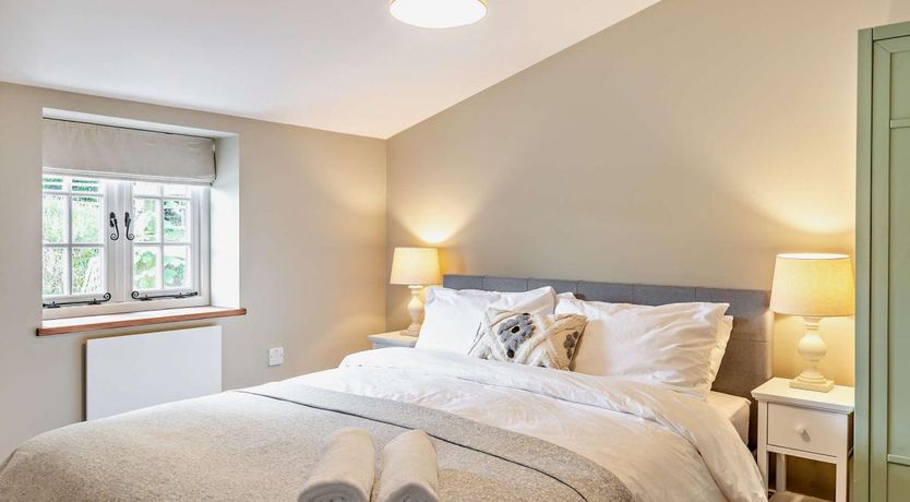 Photo of 2 Bed in Harracott