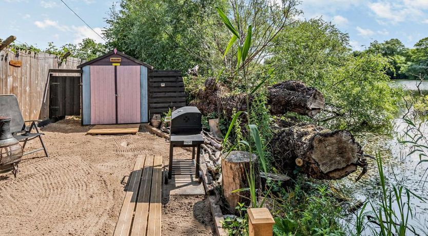 Photo of 1 Bed in Newport