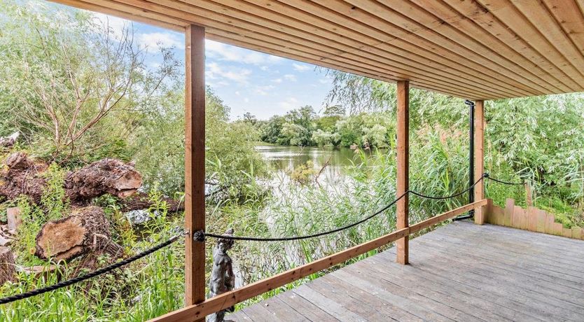 Photo of 1 Bed in Newport