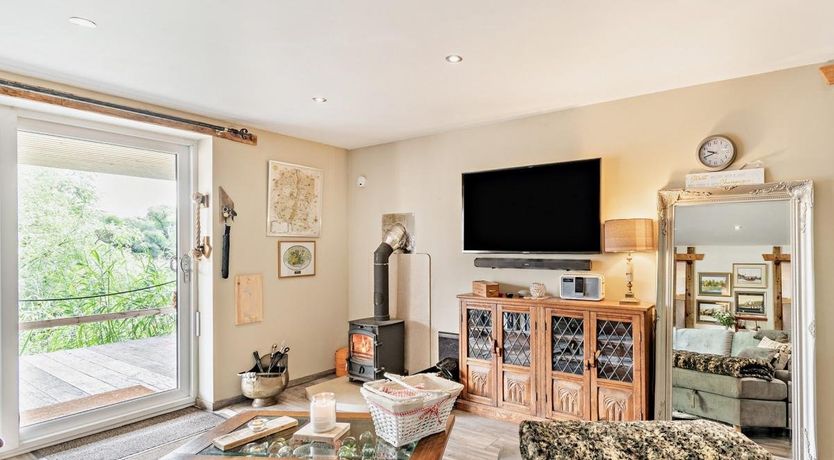 Photo of 1 Bed in Newport