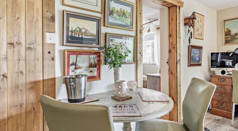 Photo of 1 Bed in Newport