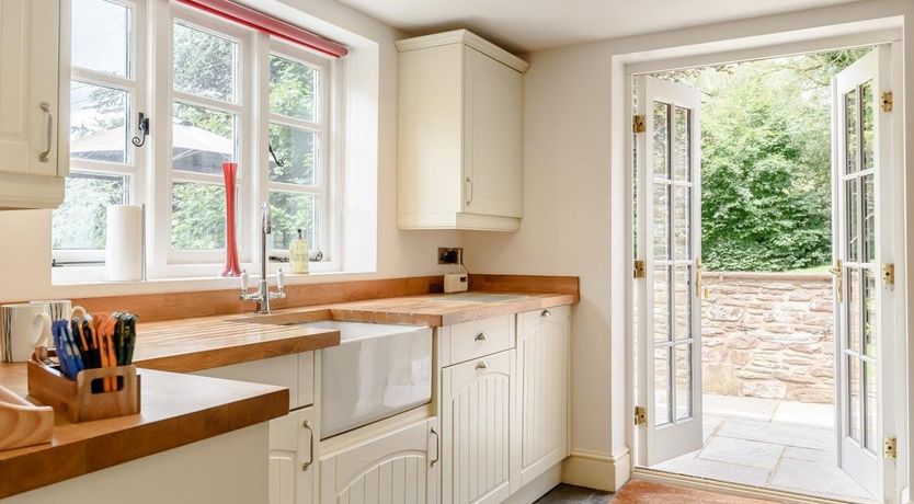 Photo of 2 Bed in Hoarwithy