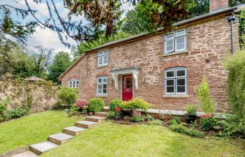 in Hoarwithy (93045) Holiday Cottage