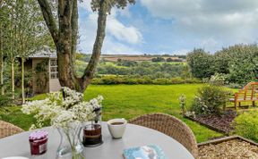 Photo of in Winkleigh 7.1 mls W (92957)