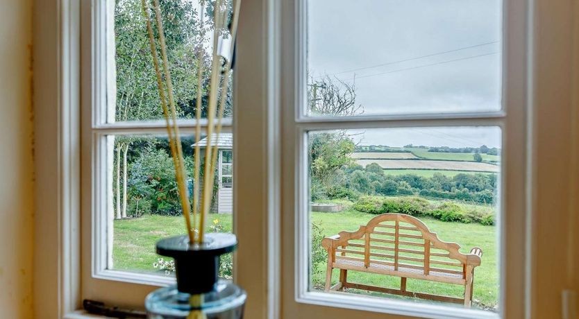 Photo of 2 Bed in Roborough