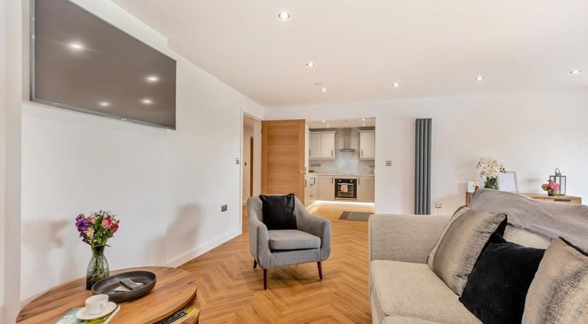 Photo of 2 Bed in Tenby