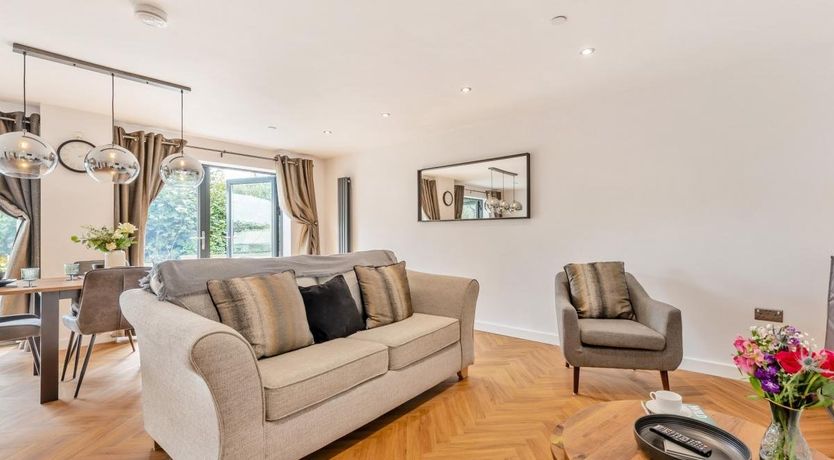 Photo of 2 Bed in Tenby