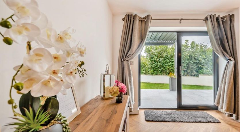 Photo of 2 Bed in Tenby