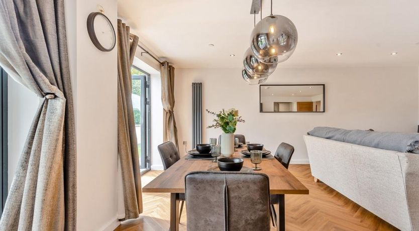 Photo of 2 Bed in Tenby