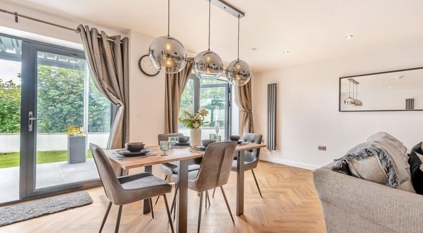 Photo of 2 Bed in Tenby