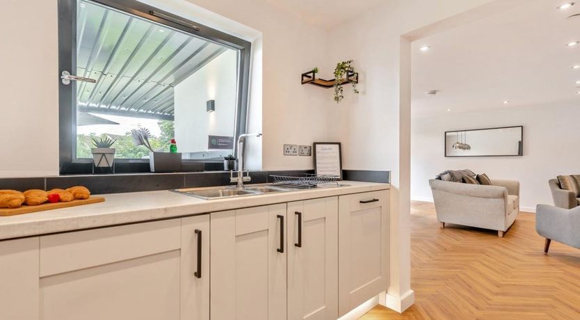 Photo of 2 Bed in Tenby