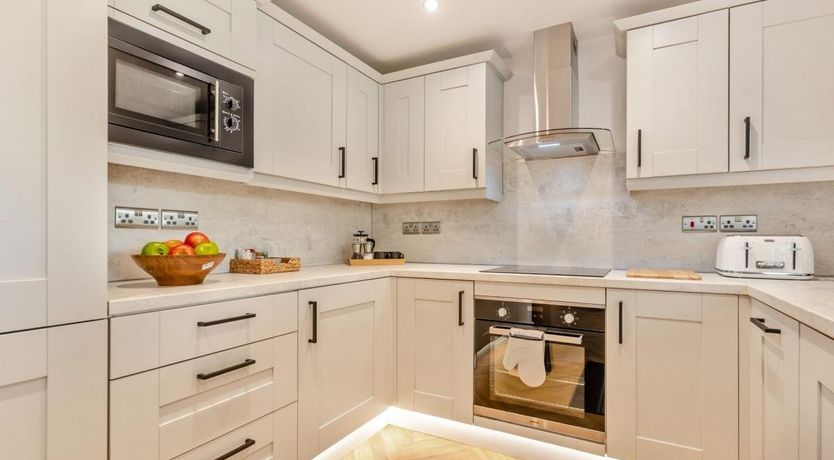 Photo of 2 Bed in Tenby