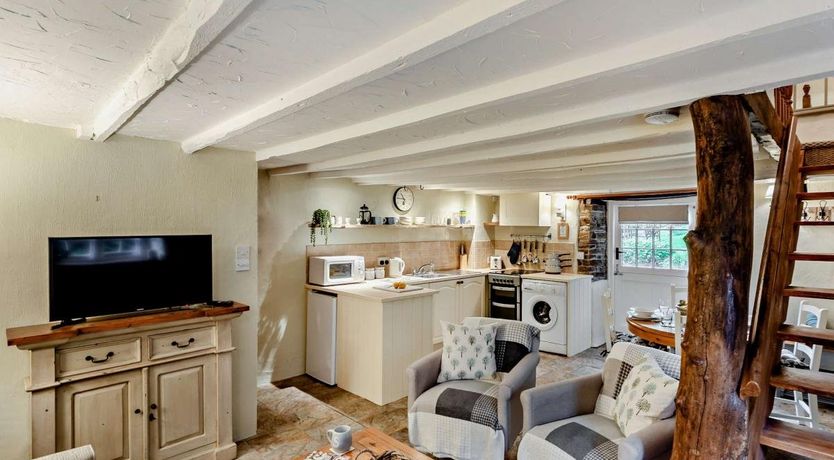 Photo of 2 Bed in Harracott