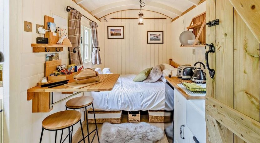 Photo of 1 Bed in Newport