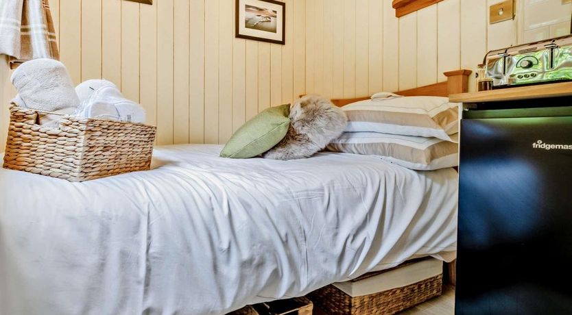 Photo of 1 Bed in Newport