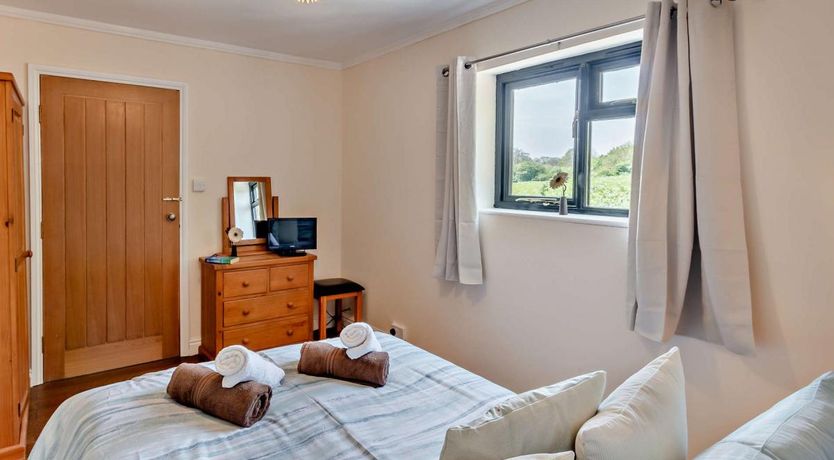 Photo of 2 Bed in Adgestone